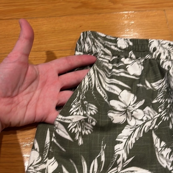 Kut  from the kloth tropical skirt size xsmall. - Picture 5 of 9